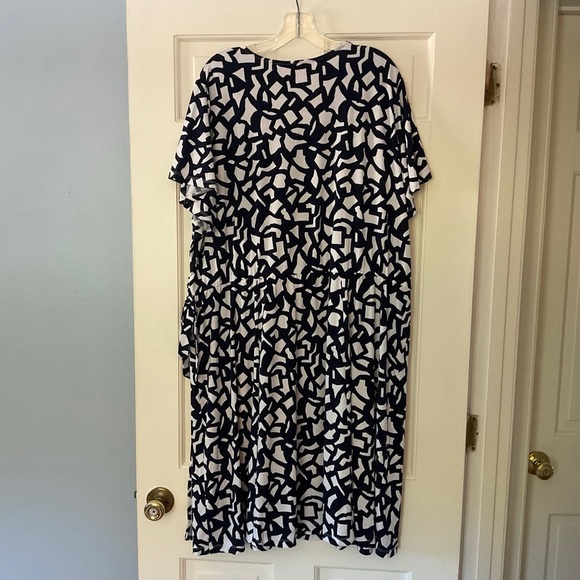 Susan Graver Liquid Knit Faux Wrap Dress Navy Blue Geometric Print Plus Size 3X - Picture 8 of 12